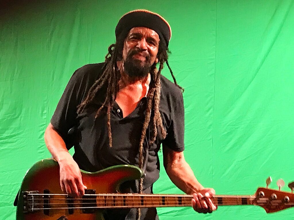 ERROL BLACKWOOD & INJAH BAND